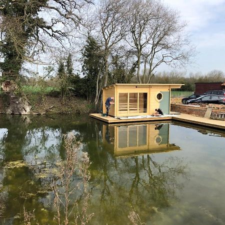 The Kestrel Shepherd Hut, Whitehouse Farm Stowmarket Ngoại thất bức ảnh